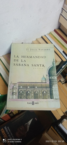 Libro La Hermandad De La Sábana Santa. Julia Navarro