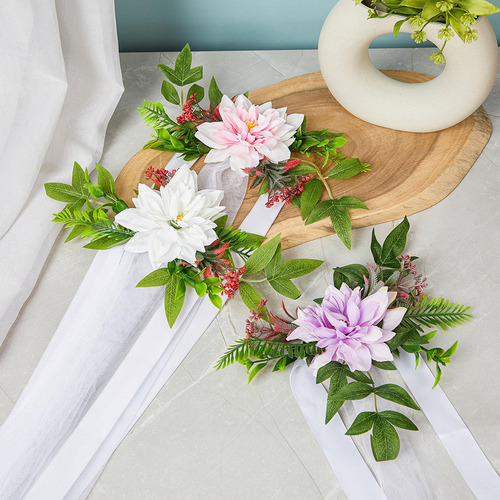 Decoraciones Florales Para El Respaldo De Las Púrpura