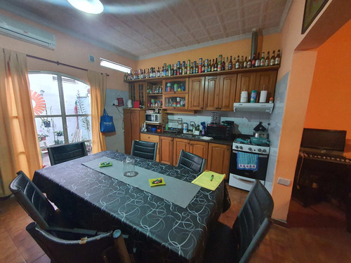Imagen 3 de 12 de General.bustos - Tantingasta 500 - Venta Casa 3 Dorm Reciclada