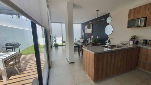 Casa En Venta En Zibata, Hermosa Casa Con Gran Plusvalia En Zibata !