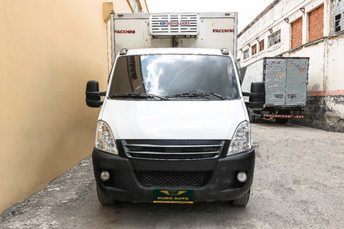 Imagem 2 de 13 de Iveco 35s14