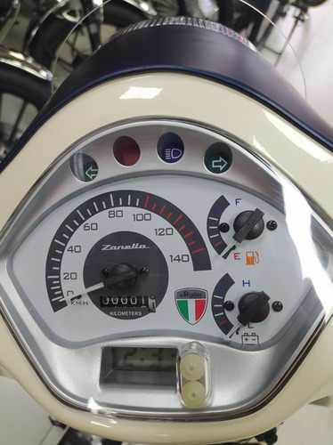 Imagen 9 de 15 de Zanella Styler 150 Exclusive Edizione Scooter Con Accesorios