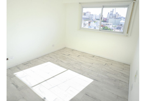 Venta. Departamento 2 Dormitorios. Reciclado A Nuevo.