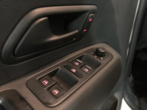 Imagen 9 de 15 de Vw Amarok Trendline 4x2 Man 2019