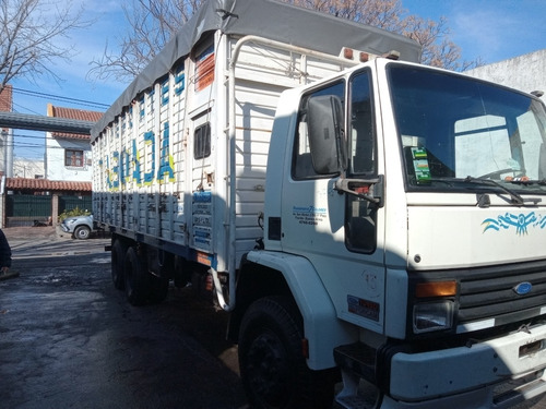 Imagen 2 de 11 de Ford Cargo 1416 Balancín