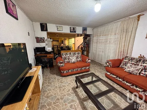Venta Casa 5 Ambientes Metropolitana Tercera Sección