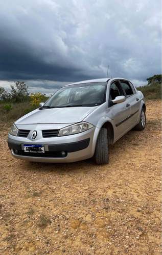 Renault Megane 1.6 Expression Hi-flex 4p