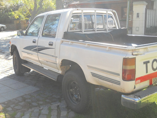 Toyota Hilux Doble Cabina 4x4