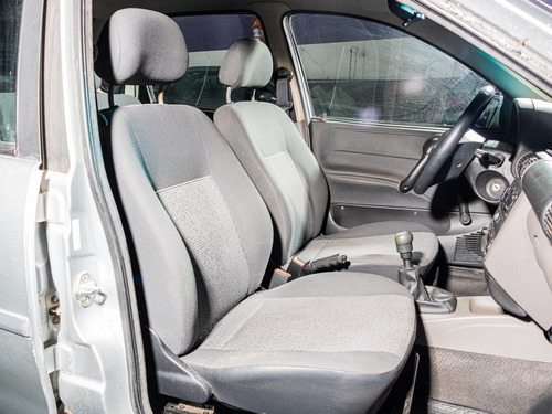 Imagen 8 de 15 de Chevrolet Classic Ls Aa+dir