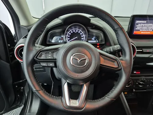 Mazda Touring edición carbón edition 1.5