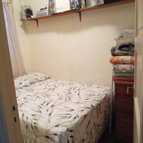 Venta Casa, 4 Dormitorios, 2 Baños Y Estacionamientos.