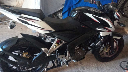 Bajaj Rouser Ns 200