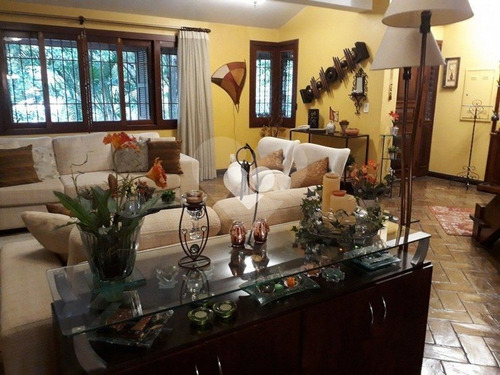 Casa 4d, Suíte, Lareira, Churrasq., Pátio E 3 Vaga - 28-im438967