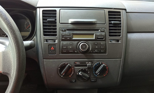 Imagen 14 de 15 de Nissan Tiida 2015 1.8 Advance 4p At