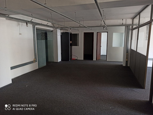 Oficina De 300m2, 8 Privados. 18 De Julio Y Martin C. Martínez