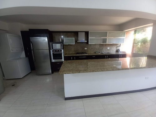 Alquiler Apartamento Los Chaguaramos, 3 Habitaciones, Piscina