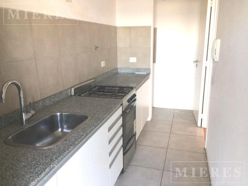 Imagen 6 de 22 de Departamento En Venta 2 Ambientes En Palmas Plaza!
