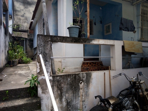 Imagem 9 de 13 de Casa De 2 Quartos Cozinha Banheiro Área De Serviços