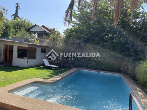 Casa Tipo Chalet Con 5 Dormitorios En La Reina