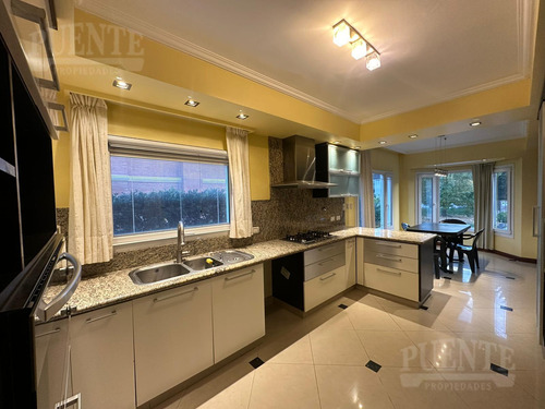 Importante Casa En Venta En Saint Thomas Sur 4 Dormitorios Escritorio Y Dependencias