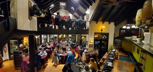 Imagen 2 de 2 de Importante Restaurante En San Martín De Los Andes