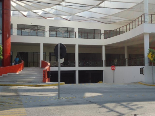 Local En Venta O Renta En La Col. Arbide, Leon, Gto. En Plaza Nicaragua Con Elevador,estacionamiento