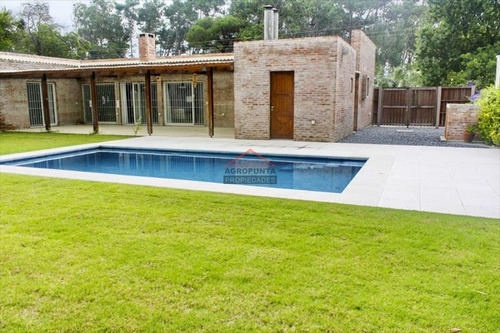 Casa En Rincã³n Del Indio, 3 Dormitorios *- Ref: 4734