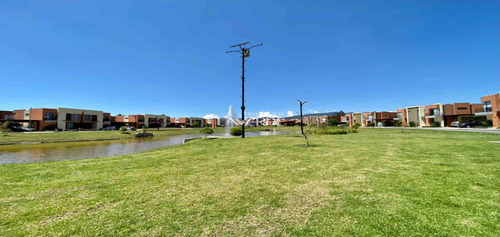 Espectacular Casa En Venta En Conjunto Cerrado En Cajicá (18466).