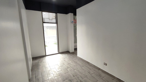 Gran Local Comercial Diez De Julio 1553 L3.