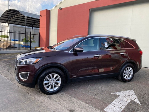 Imagen 11 de 13 de Kia Sorento 2016 4x4 3 Filas Americana