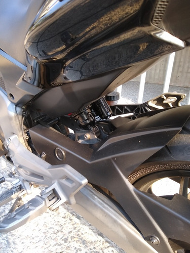 Imagen 5 de 12 de Bajaj Dominar 400