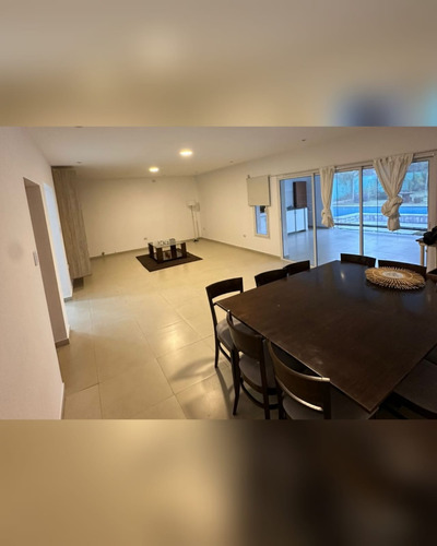 Venta Casa 4 Dorm + Dep De Servicio, Av Constitucion Al 2800, Tafi Viejo