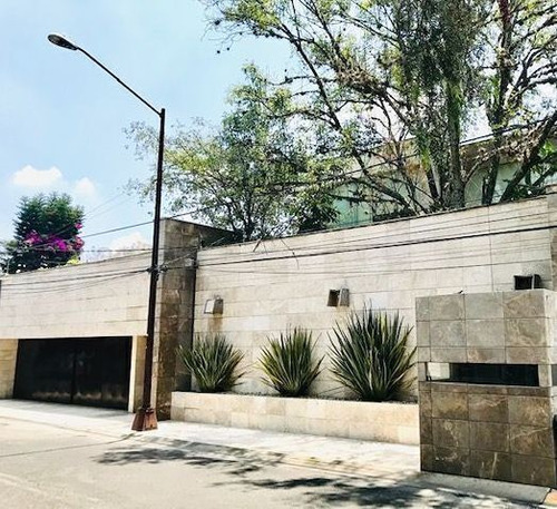 Jardines Del Pedregal, Venta De Casa En Fraccionamiento Con 