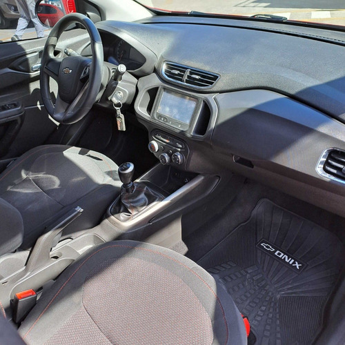 Imagen 13 de 16 de Chevrolet Onix 1.4n N Ltz 2016