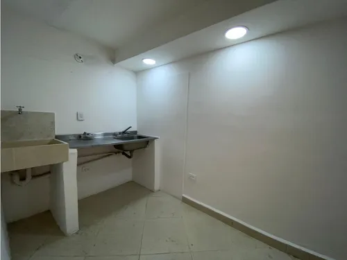 Se Arrienda Local Comercial / Apartaestudio En Miravalle, Laureles