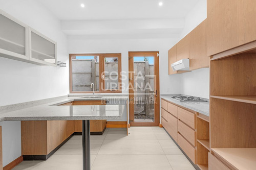 Casa Nueva En Bosques De Montemar, Concón