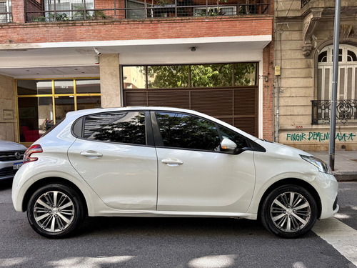 Peugeot 208 1.6 Feline Tiptronic