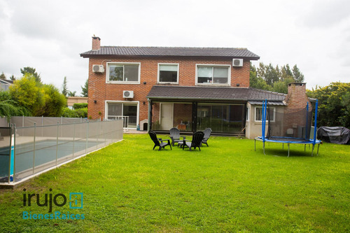 Casa 2 Plantas Super Amplia Piscina Galería Cocina Comedor Apto Crédito Canning!