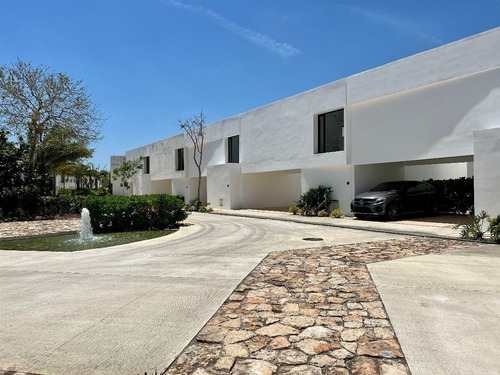 Casa En Venta En Merida, Oasis Cholul, Privada Con Amenidades, Mod 225