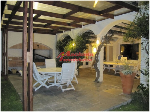 Zona Golff, Casa En Excelente Estado- Ref: 6014