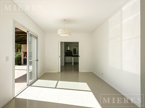 Casa En Venta Sobre Lote Interno En Los Alisos, Nordelta