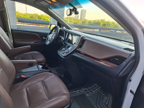 Toyota Sienna 3.5 Limited At