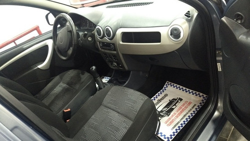 Imagem 9 de 11 de Renault Sandero 2011 1.6 Expression Hi-torque 5p