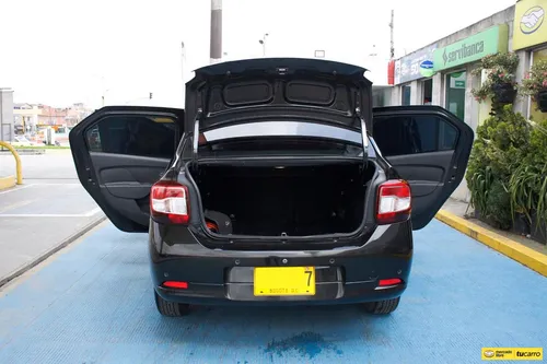 Renault Logan 1.6 Exclusive