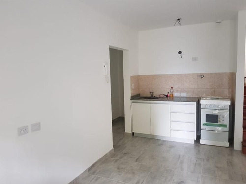 Imagen 4 de 10 de Departamento En Venta En José C Paz