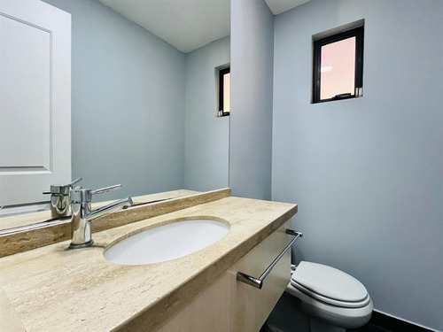 Casa En Arriendo De 4 D,piscina, En Condominio, Piedra Roja.