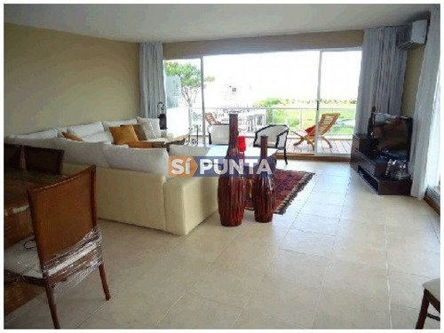 Imagen 2 de 10 de Apartamento En Playa Mansa
