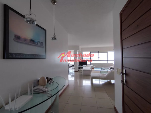 Apartamento En Venta Sobre Playa Mansa