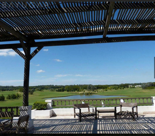 Venta Casa - Barrio Privado Everlinks Golf Club / Lujan