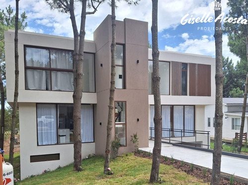 Casa Premium Venta Costa Esmeralda Barrio Marítimo